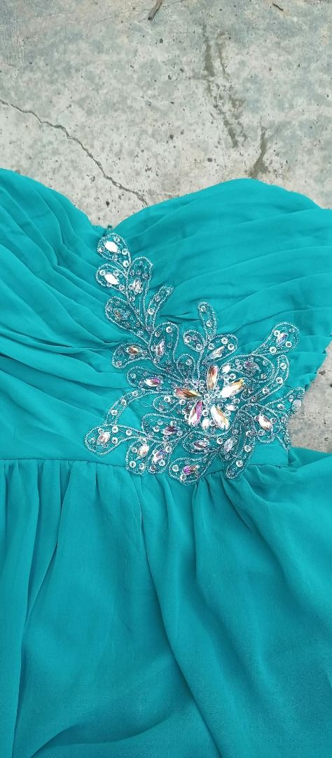 BEADED b.darlin DRESS (Category: Dresses) located in Makati City. Submitted by egsdhadghas (Listing ID 1465941225, Image 1). Description: IN EXCELLENT CONDITION, SIZE SMALL TO MEDIUM.