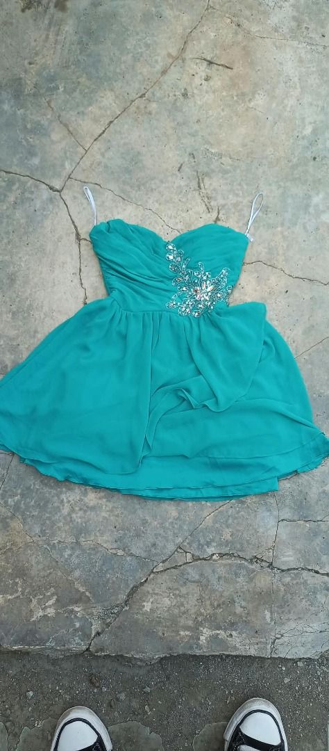 BEADED b.darlin DRESS (Category: Dresses) located in Makati City. Submitted by egsdhadghas (Listing ID 1465941225, Image 2). Description: IN EXCELLENT CONDITION, SIZE SMALL TO MEDIUM.