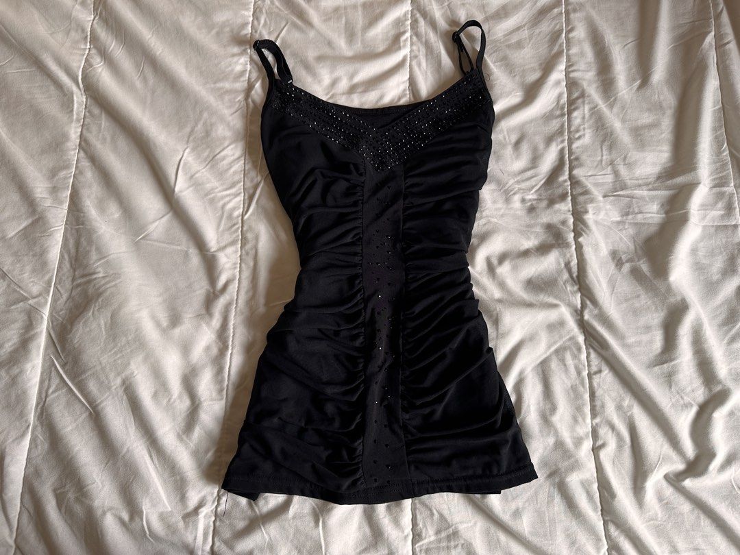 Beaded top (Category: Sleeveless) located in Los Banos. Submitted by prel0v3d. (Listing ID 1465905211, Image 1). Description: .