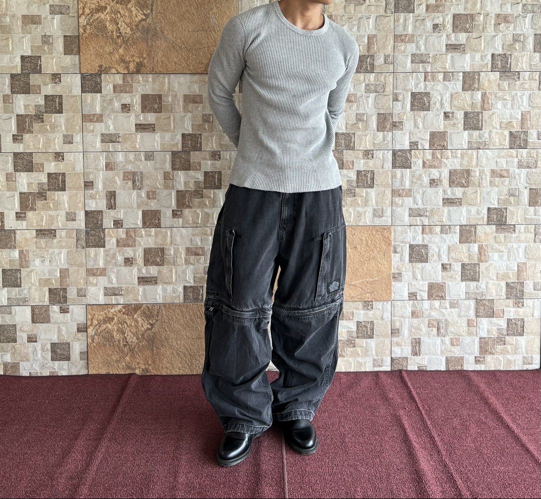 BEAMS - HEAVY WEIGHT WAFFLE LONGSLEEVES (Category: Coats, Jackets and Outerwear) located in Bacolod City. Submitted by timelessbyjosh (Listing ID 1465889825, Image 1). Description: BEST FOR CASUAL & COZY OUTFITS SIZE : SMALL ACTUAL COLOR : GREY COLOR RATE : 10 OUT OF 10 CONDITION : NEAR NEW MATERIAL : 100 % COTTON MADE IN : JAPAN FLAWS : NONE DIMENSIONS LENGTH - 26 WIDTH ( ARMPIT TO ARMPIT ) - 17 SHOULDER TO SHOULDER - 17 SLEEVE LENGTH ( ARMPIT T
