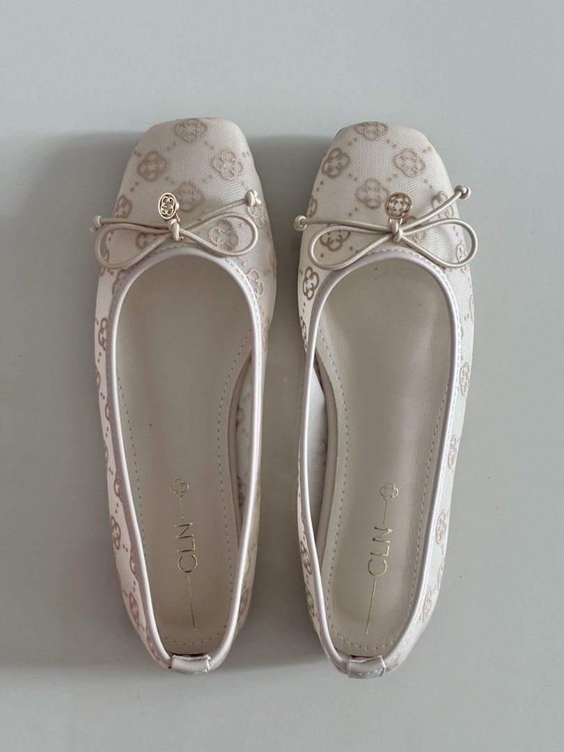 Beige Ballerinas (Category: Flats & Sandals) located in Cebu City. Submitted by meganphoebe_closet (Listing ID 1465829321, Image 1). Description: Original Price: 1,499.