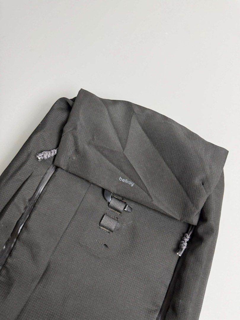 BELLROY VENTURE BACKPACK 22L (Category: Backpacks) located in Guagua. Submitted by sweetboyy (Listing ID 1465763589, Image 3). Description: BELLROY VENTURE BACKPACK 22L.