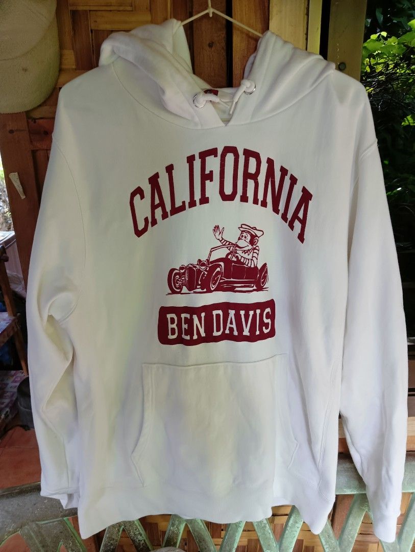 BEN DAVIS (Category: Hoodies) located in Caloocan City. Submitted by keenfox-8542 (Listing ID 1465834699, Image 1). Description: 23x28 issue minimal yellow stain 10/10 color rate as new.