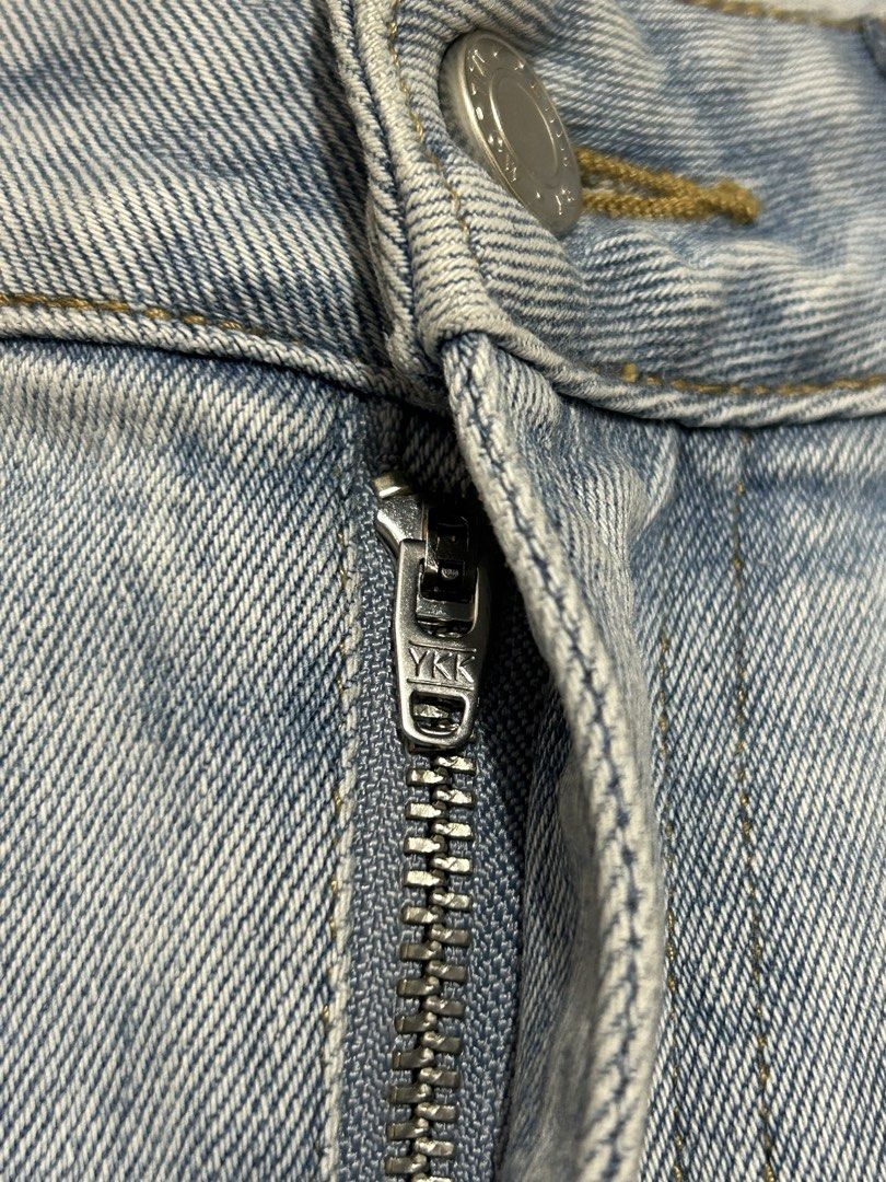 Bermuda Denim Short (Category: Shorts) located in Bulacan. Submitted by yemihhh (Listing ID 1465799819, Image 3). Description: Like New! No Issue. Size: 23-25 Waist Line.