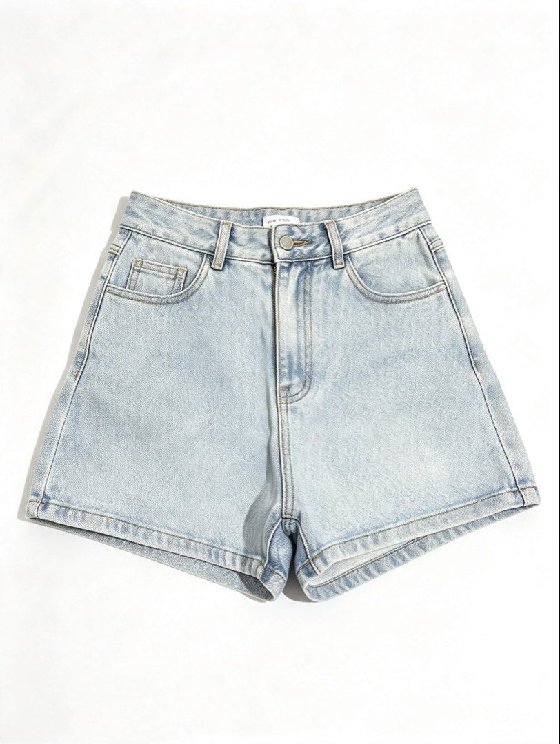 Bermuda Denim Short (Category: Shorts) located in Bulacan. Submitted by yemihhh (Listing ID 1465799819, Image 1). Description: Like New! No Issue. Size: 23-25 Waist Line.