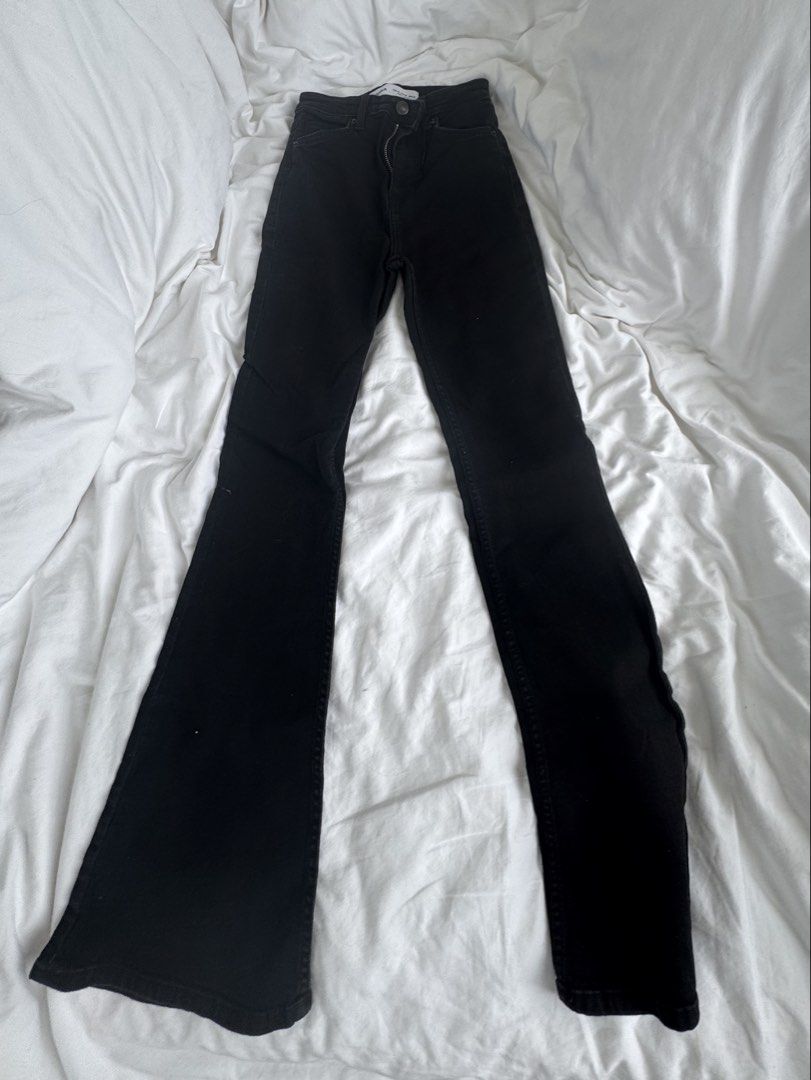 Bershka Boot Cut Jeans (Category: Jeans) located in Taguig. Submitted by babyspice888 (Listing ID 1465787137, Image 1). Description: Black Bershka High Rise Bootcut Jeans! Condition: Worn once, good condition, no flaws Original Selling price = ₱2k+.