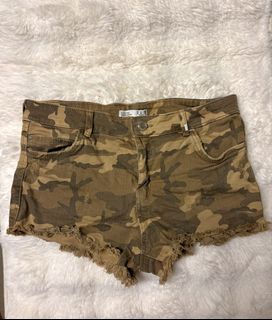 (Category: ) located in . Submitted by deisattic (Listing ID 1465855144, Image 1). Description: .