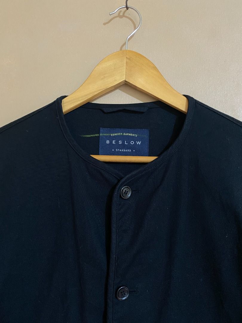 Beslow Black Denim Cardigan Jacket (Category: Coats, Jackets and Outerwear) located in Cadiz. Submitted by thespotcdz (Listing ID 1465887533, Image 2). Description: Medium on tag Width 21.5" Length 27" Excellent condition.