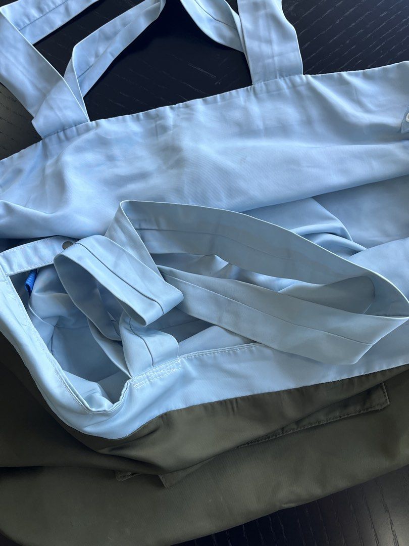 Beyond The Vines Reversible Relaxed Bag (Category: Tote Bags) located in Paranaque City. Submitted by PrelovedClosetetc (Listing ID 1465950332, Image 3). Description: .