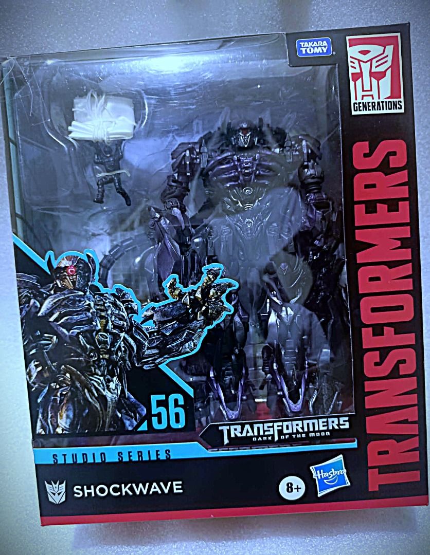 BIB SS56 SHOCKWAVE Leader Class Hasbro Decepticon Transformers (Category: Kids Toys) located in Pasay City. Submitted by Chariselyn (Listing ID 1465845692, Image 1). Description: BIB SS56 SHOCKWAVE (3,000+sf) Leader Class Hasbro Decepticon Transformers Series: Movie - Transformers Dark of the Moon, 2011 Scale: 8 inches Stock: 1 Box Condition: 8/10 Issues: 0 Acessories: complete Mode of Payment: GCash or through your rider Shipping options: Paymen