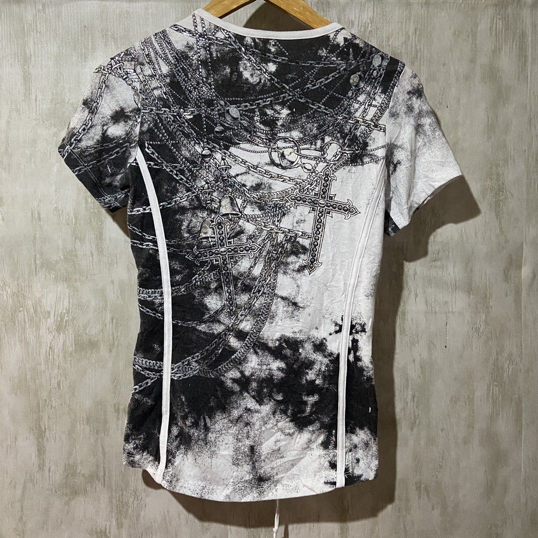 ✧ AFFLICTION CHAIN TEES ✧ (Category: Shirts) located in Pagadian. Submitted by urdripchoice (Listing ID 1465877510, Image 2). Description: BIDDING!❤️‍🔥 ✧ AFFLICTION CHAIN TEES ✧ Price: 1000 free shipping 🎀 Size: m 🎀 Width: 15.5 🎀 Length: 25.5 🎀 Issue: none 🎀 FRESH FROM BALE! ୨୧ BIDDING RULES ୨୧ 🌷 Bidders will shoulder shipping — ₱79 Luzon / ₱59Mindanao 🌷No bidding on dm 15 mins before end 🌷 No deleting of comments 🌷 No refunds 🌷 Flaker