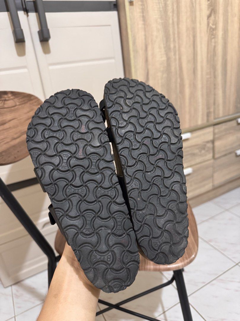 Birkenstock - Mayari thong sandals (Category: Activewear) located in Cabuyao City. Submitted by _streetflavor (Listing ID 1465799694, Image 3). Description: Birkenstock - Mayari thong sandals Excellent Size: 38 fits 7.5-8 womens No box -1,999 pesos Dm.
