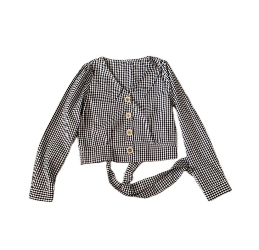 Black and white gingham long sleeve cropped button up top (Category: Longsleeves) located in Manila. Submitted by einniel (Listing ID 1465811795, Image 1). Description: 📌 S 📌 Never been used :) 📍Davao City (can do meet up or delivery via maxim or jnt).