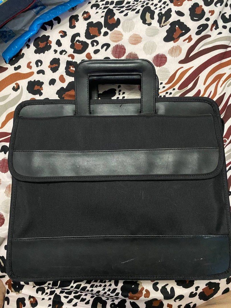 Black attache case bag ( several compartment ) good condition) 850 (Category: Laptop Bags & Sleeves) located in Quezon City. Submitted by balikbayanbuddy (Listing ID 1465893686, Image 1). Description: .