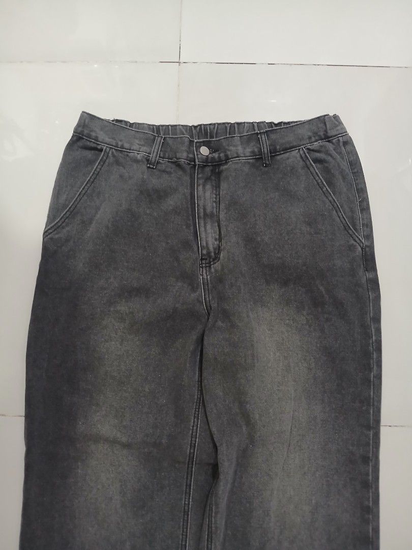 *BLACK BAGGY CHARCOAL WASHED JEANS (Category: Jeans) located in Davao. Submitted by reworn.dvo (Listing ID 1465830526, Image 3). Description: Waist: 36in(on tag) Thigh 12.5in Length: 41.5in Leg opening: 9.5 Condition: 10/10 Issue: none Grab: 550(Automatically yours!)+sf Think before buying! be Responsible! STAY REWORN♻️.