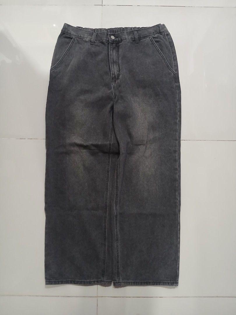 *BLACK BAGGY CHARCOAL WASHED JEANS (Category: Jeans) located in Davao. Submitted by reworn.dvo (Listing ID 1465830526, Image 1). Description: Waist: 36in(on tag) Thigh 12.5in Length: 41.5in Leg opening: 9.5 Condition: 10/10 Issue: none Grab: 550(Automatically yours!)+sf Think before buying! be Responsible! STAY REWORN♻️.