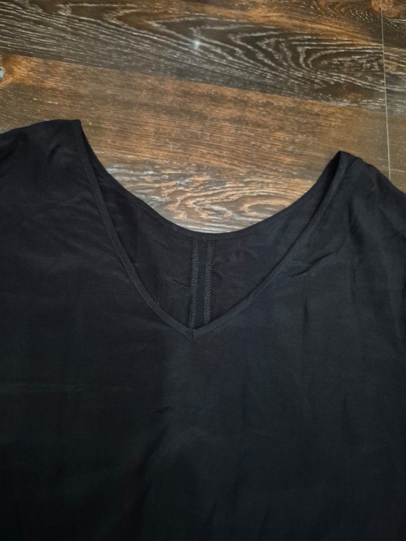 Black Blouse (Category: Blouses) located in Santa Cruz. Submitted by deenem (Listing ID 1465770109, Image 3). Description: Medium on Tag Bust:20(40) inch Lenght:25-27 inch.