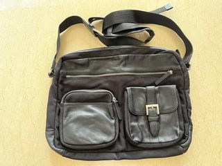 (Category: ) located in . Submitted by ab_mall (Listing ID 1465830027, Image 1). Description: .