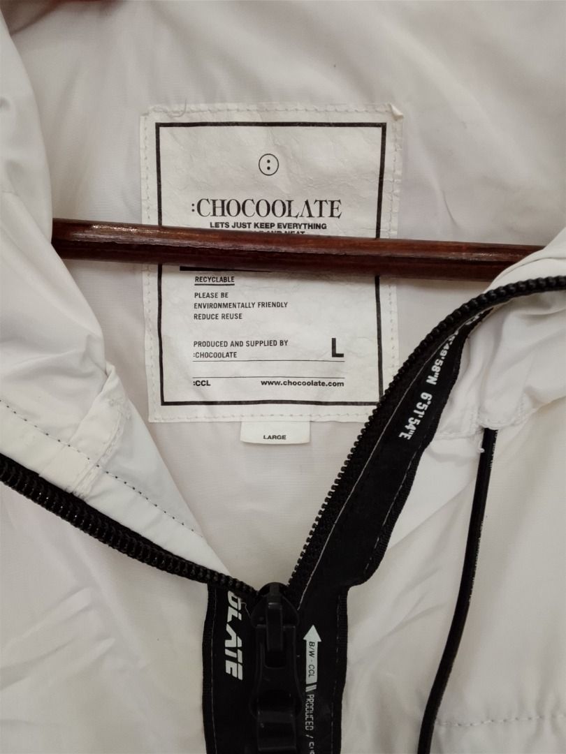 Black chocolate windbreaker (Category: Coats, Jackets and Outerwear) located in Quezon City. Submitted by kema2191 (Listing ID 1465812881, Image 3). Description: .