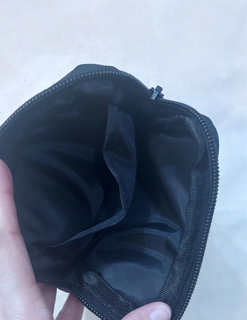 Black Coin Purse (Category: Wallets & Card holders) located in Makati City. Submitted by cestparfaitvintagejewelries (Listing ID 1465804563, Image 2). Description: .