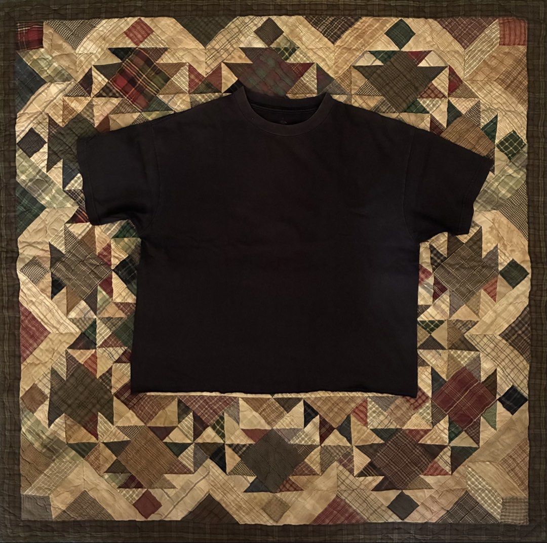 Black cropped shirt (Category: Tshirts & Polo Shirts ) located in Manila. Submitted by its_ookay.ph (Listing ID 1465770950, Image 1). Description: Plain black tee w/ raw hem showing some fades and signs of use W - 23 L - 24 .