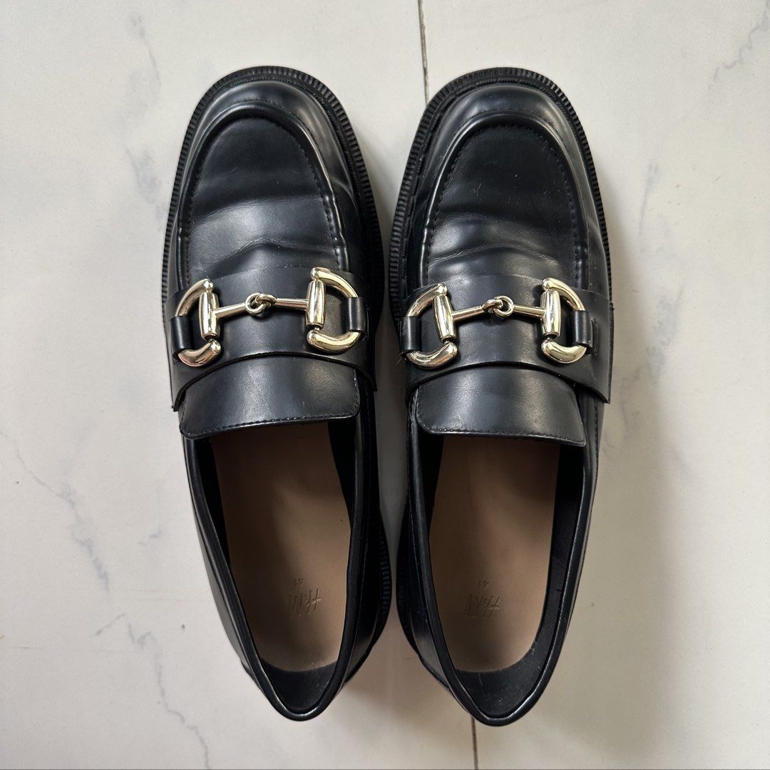 Black H&M Platform Chunky Loafers (Category: Loafers) located in Cainta. Submitted by tooonico (Listing ID 1465831745, Image 1). Description: RFS: Decluttering MOP: GCash/Maya/Maribank/UB .