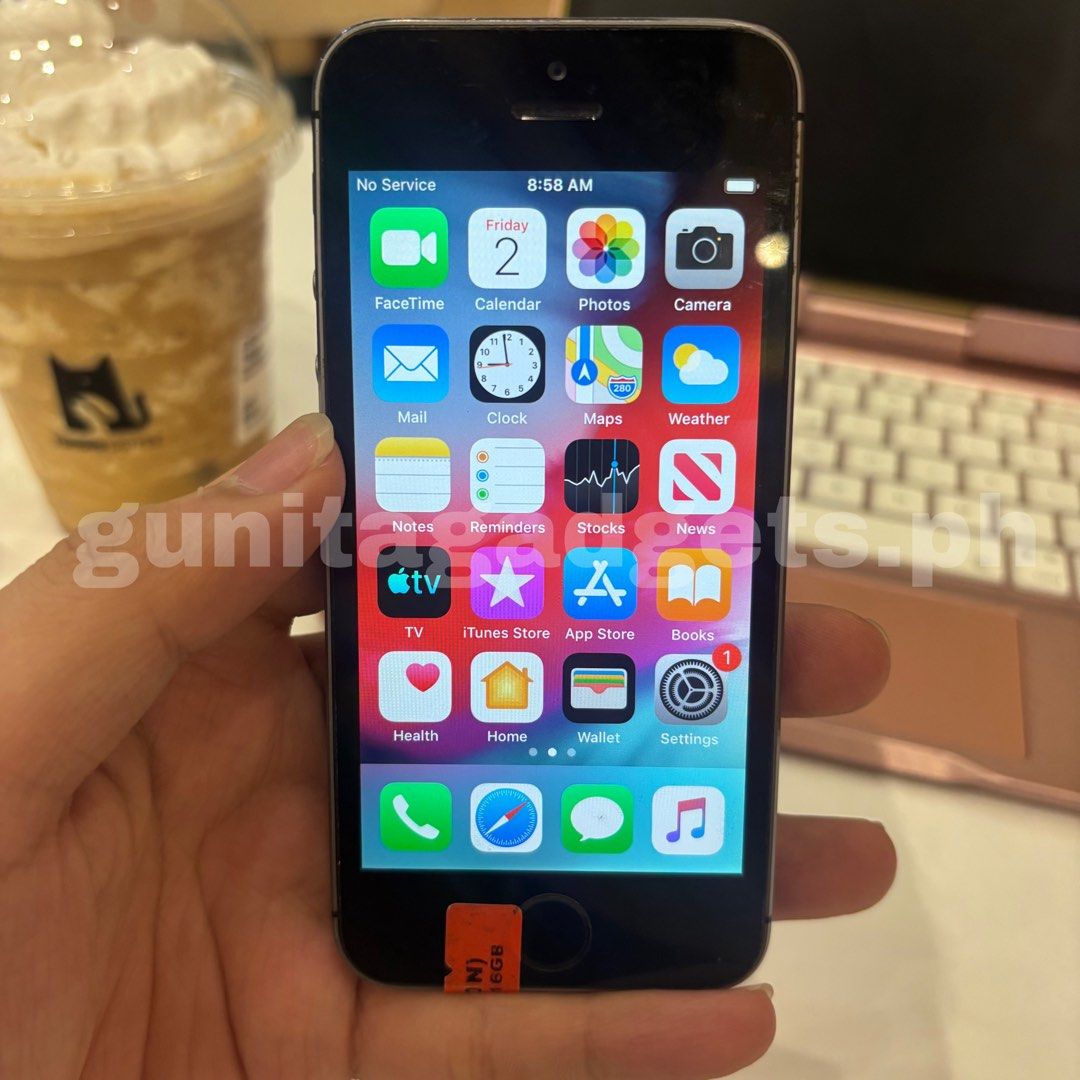 Black iPhone 5s (16GB) (Category: Video Cameras) located in Quezon City. Submitted by gunitagadgets.ph (Listing ID 1465784404, Image 2). Description: TEXT ME TO ORDER!! hello people! selling my 5S 16GB Space Grey 📸 Original pre-owned Apple unit, mainly recommended for digicam use, Apple Music, and casual use. Details: • Wi-Fi only • AirDrop works • Touch ID / fingerprint works • Sound working • All buttons working • Front & back cameras working 