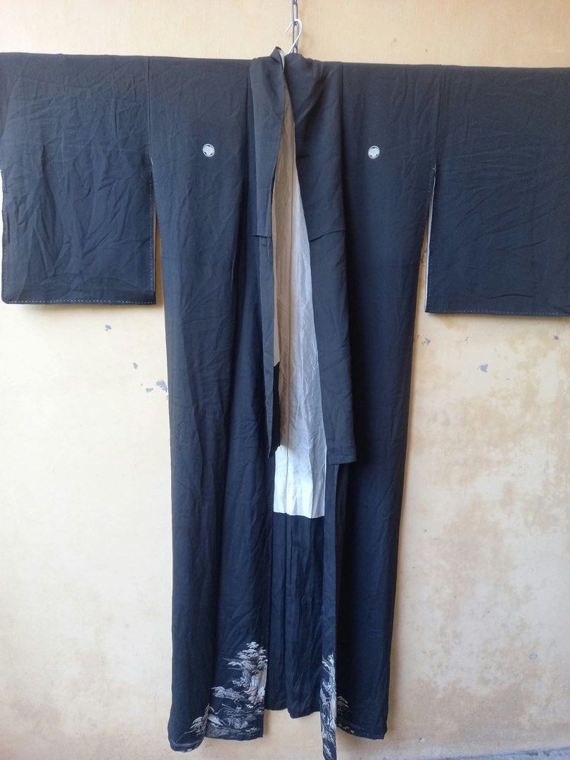 Black Japanese Kimono with prints (Category: Luxury Apparel) located in Naga. Submitted by happeemarket (Listing ID 1465846933, Image 1). Description: Add sf.