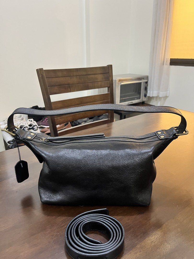 Authentic BeeGreen Cowhide Leather Hobo Bag in Black (Category: Shoulder Bags) located in Taguig. Submitted by declutteringprettyinpink (Listing ID 1465836730, Image 3). Description: 🎀 ALL ITEMS ARE AVAILABLE UNLESS MARKED AS SOLD/RESERVED. 🎀 Genuine Cowhide leather. 🎀 Bag Size: L- 9.5" x H- 6.2" x W- 4.7" / L- 24 cm x H- 16 cm x W- 12 cm 🎀 Rfs: decluttering - No flaws/ issues. Barely used and just kept in the closet. Too many black bags. 🎀 