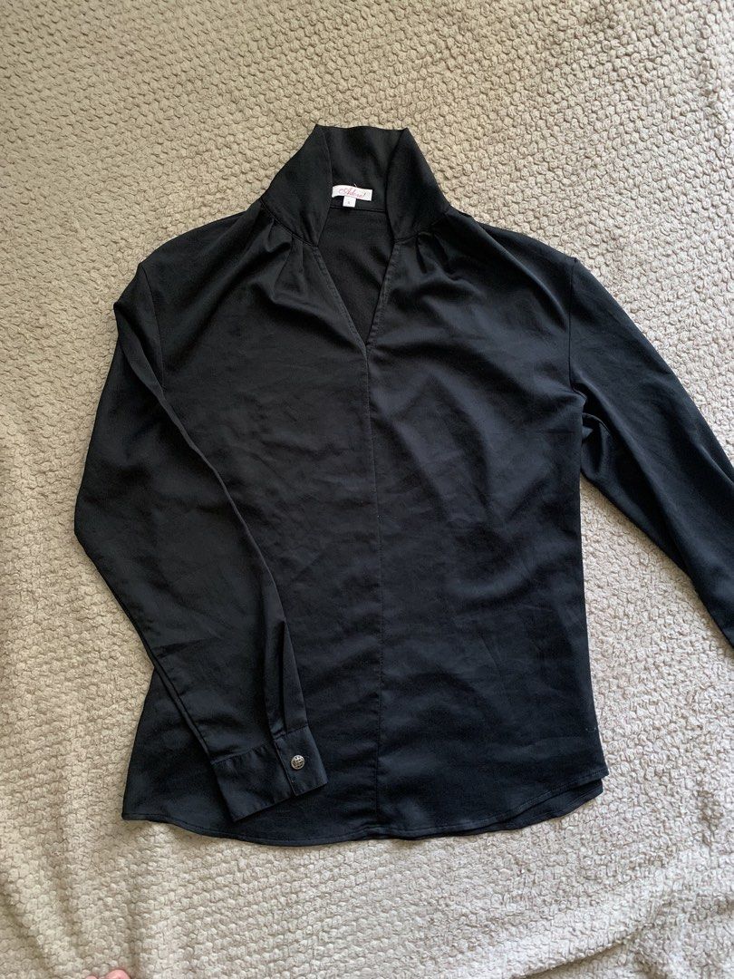 Black Office Longsleeves Top (Category: Longsleeves) located in Manila. Submitted by nuelaar (Listing ID 1465762398, Image 1). Description: .