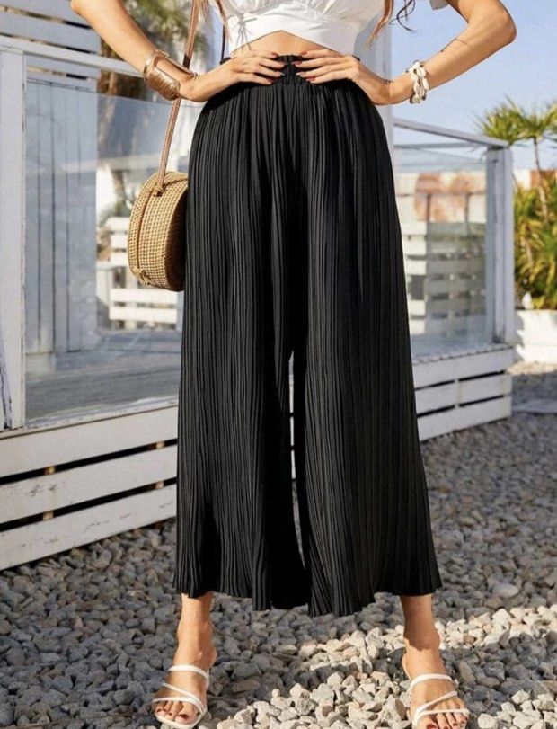 Black soft pleated square pants (Category: Other Bottoms) located in Dagupan City. Submitted by lejgumiran07 (Listing ID 1465943887, Image 1). Description: Personal preloved.