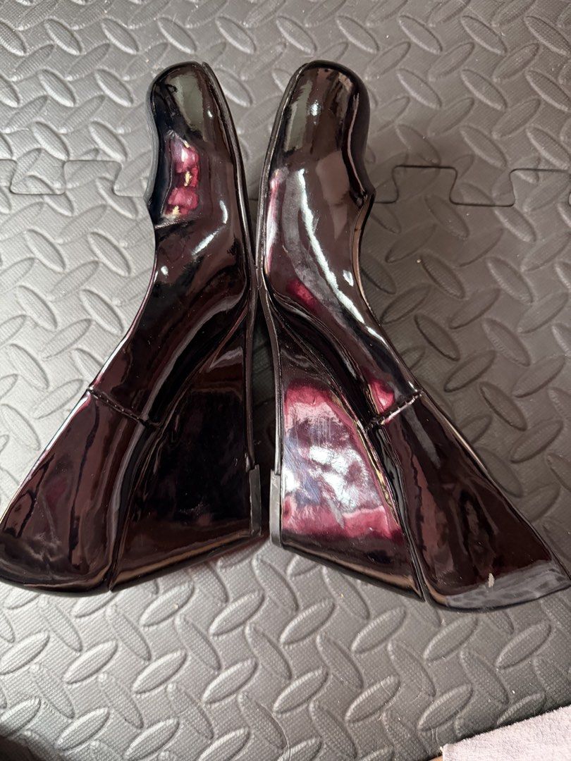 Black Wedge (Category: Wedges) located in Quezon City. Submitted by krtstn (Listing ID 1465806221, Image 3). Description: Size 7 but fits smaller 6-6.5.