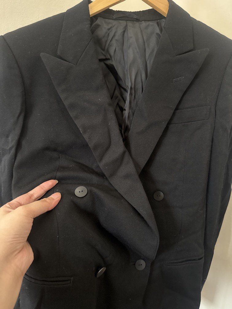 Black Wool Blazer (Category: Coats, Jackets and Outerwear) located in Mexico. Submitted by studioleraph (Listing ID 1465829418, Image 2). Description: 🛍️ Perfect for your personal wardrobe 🫶 Please see actual measurements on last photo. 👗 The actual item being sold is the original garment shown in the product photos. Small differences in fit, drape, color, texture, or details may occur. 💌 Condition: • Preloved; Please wash the items before we