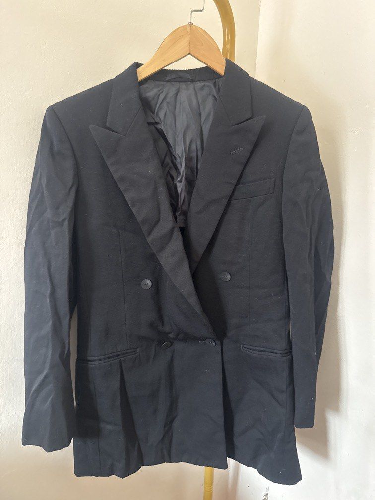 Black Wool Blazer (Category: Coats, Jackets and Outerwear) located in Mexico. Submitted by studioleraph (Listing ID 1465829418, Image 1). Description: 🛍️ Perfect for your personal wardrobe 🫶 Please see actual measurements on last photo. 👗 The actual item being sold is the original garment shown in the product photos. Small differences in fit, drape, color, texture, or details may occur. 💌 Condition: • Preloved; Please wash the items before we