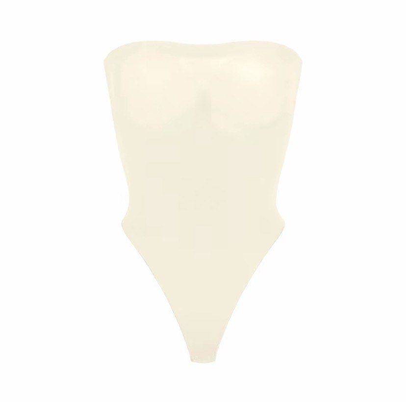 Black&Beige Strapless Seamless Bodysuit Shapewear (Category: Undergarments & Loungewear) located in Rizal. Submitted by ldlcloset (Listing ID 1465840671, Image 2). Description: - Style: Strapless seamless bodysuit with a thong cut - Stretchy to hold everything in place - Versatility: Great staple piece for layering or wearing solo.