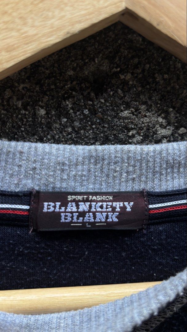 Blankety Blank Sweater (Category: Coats, Jackets and Outerwear) located in Quezon City. Submitted by erodinamict (Listing ID 1465838478, Image 3). Description: Size:L-XL Good Condition Color rate:9/10 Lints Dimes:25x28.