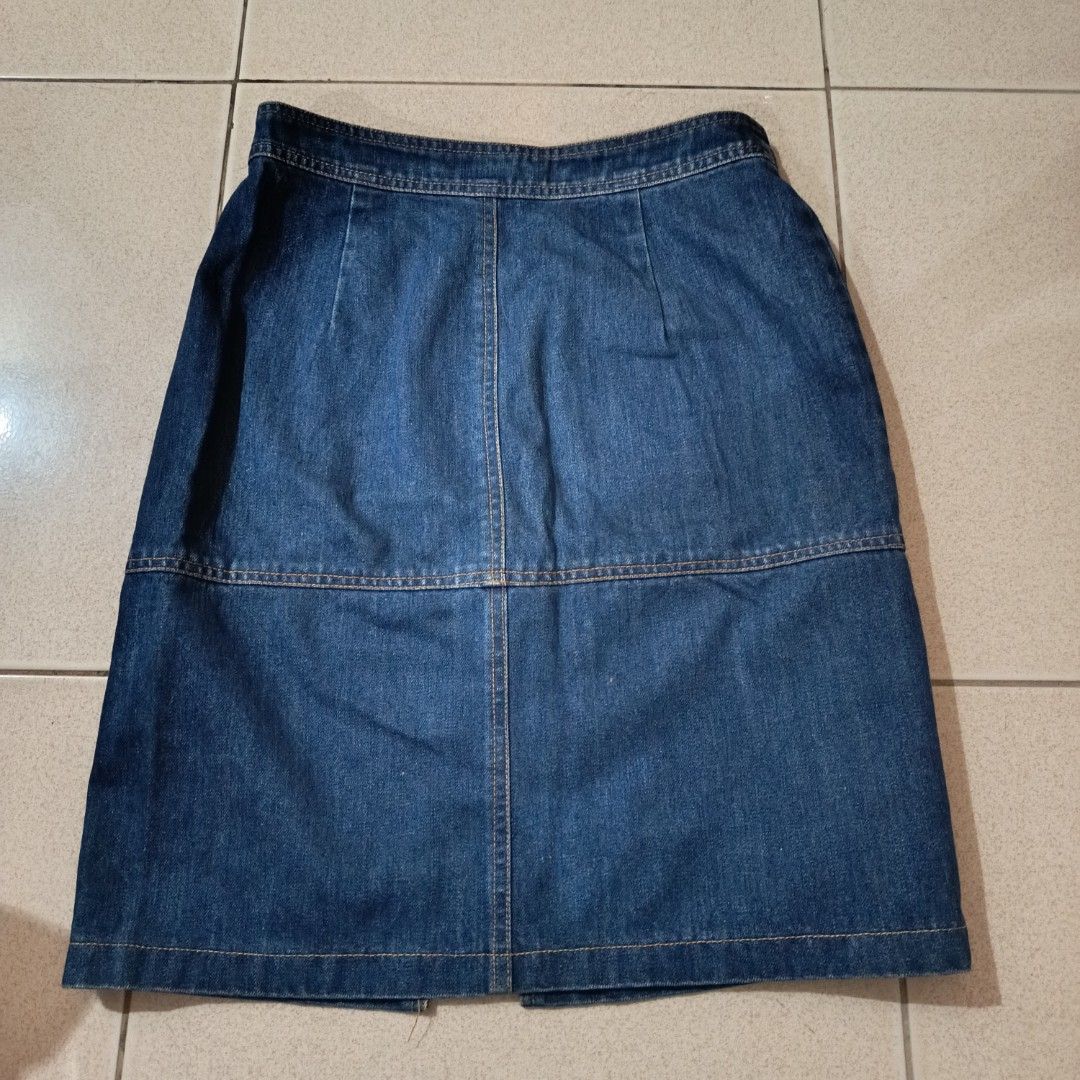 Blue Denim Midi Skirt with Front Zip and Pockets (Category: Skirts) located in Adams. Submitted by luckygirl.closet (Listing ID 1465950650, Image 2). Description: s like new with front slit .