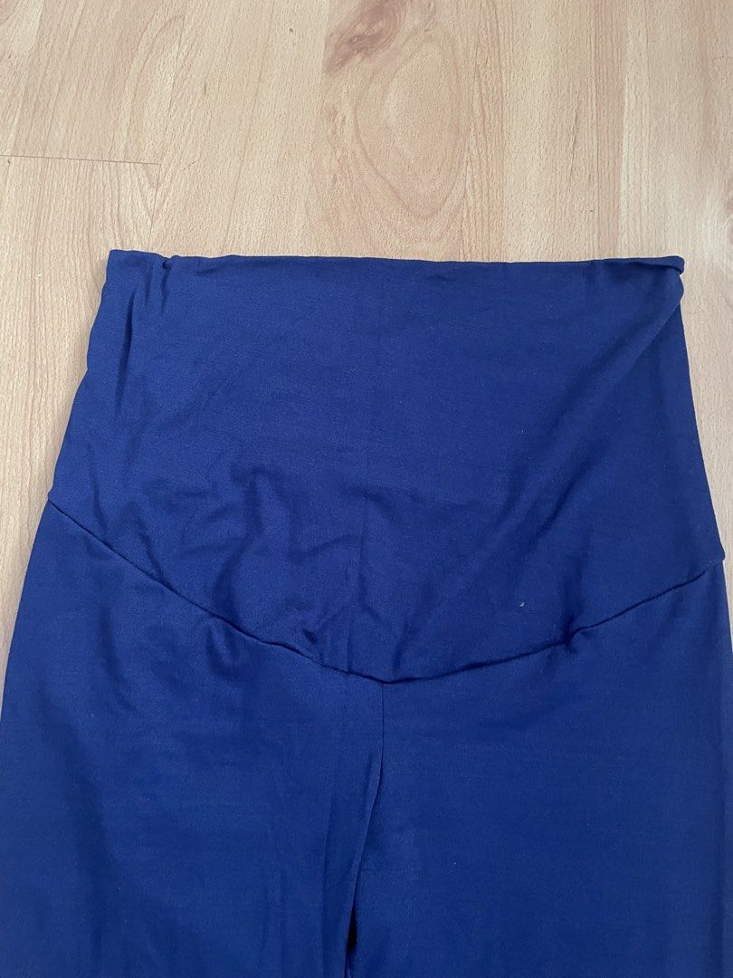 Blue Maternity Leggings (Category: Maternity wear) located in Cainta. Submitted by pnedp2022 (Listing ID 1465811120, Image 2). Description: - Brand: Baby Bump - Color: Navy Blue - Size: Small - Design: High-waisted with an extra belly panel for maximum pregnancy comfort - Fabric: Stretchy and breathable solid material - Used twice only .