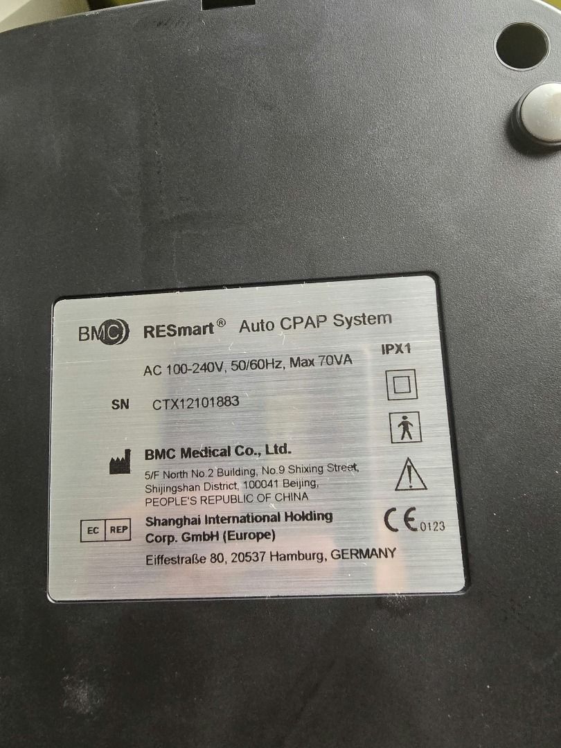 BMC RESmart Auto CPAP System with Heated Humidifier (Category: Medical Supplies & Tools) located in Pasig City. Submitted by freecrystal_dce92f (Listing ID 1465917364, Image 2). Description: - Brand/Model: BMC RESmart Auto CPAP System (Model CTX12101883) - Condition: Powers on with clear digital pressure settings display - Included: InH2 Heated Humidifier, tubing, user manual, and carry bag - Power: AC 100-240V operation - Ready for use and well-