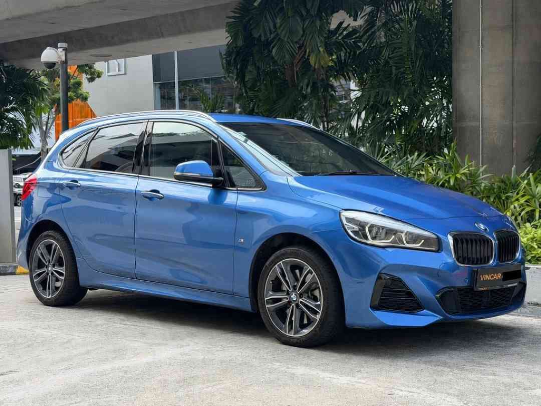 BMW 2 Series Active Tourer Plug-in Hybrid 225xe iPerformance M Sport (A) (Category: Used Cars) located in Singapore. Submitted by vincar_pre-owned (Listing ID 1465864516, Image 2). Description: Low mileage fully serviced and maintained with PML! High spec variant with all the bells and whistles, paired with a plug in Hybrid system for fuel efficiency yet having a smooth and responsive drive! Contact us today to arrange a viewing for this unit at 