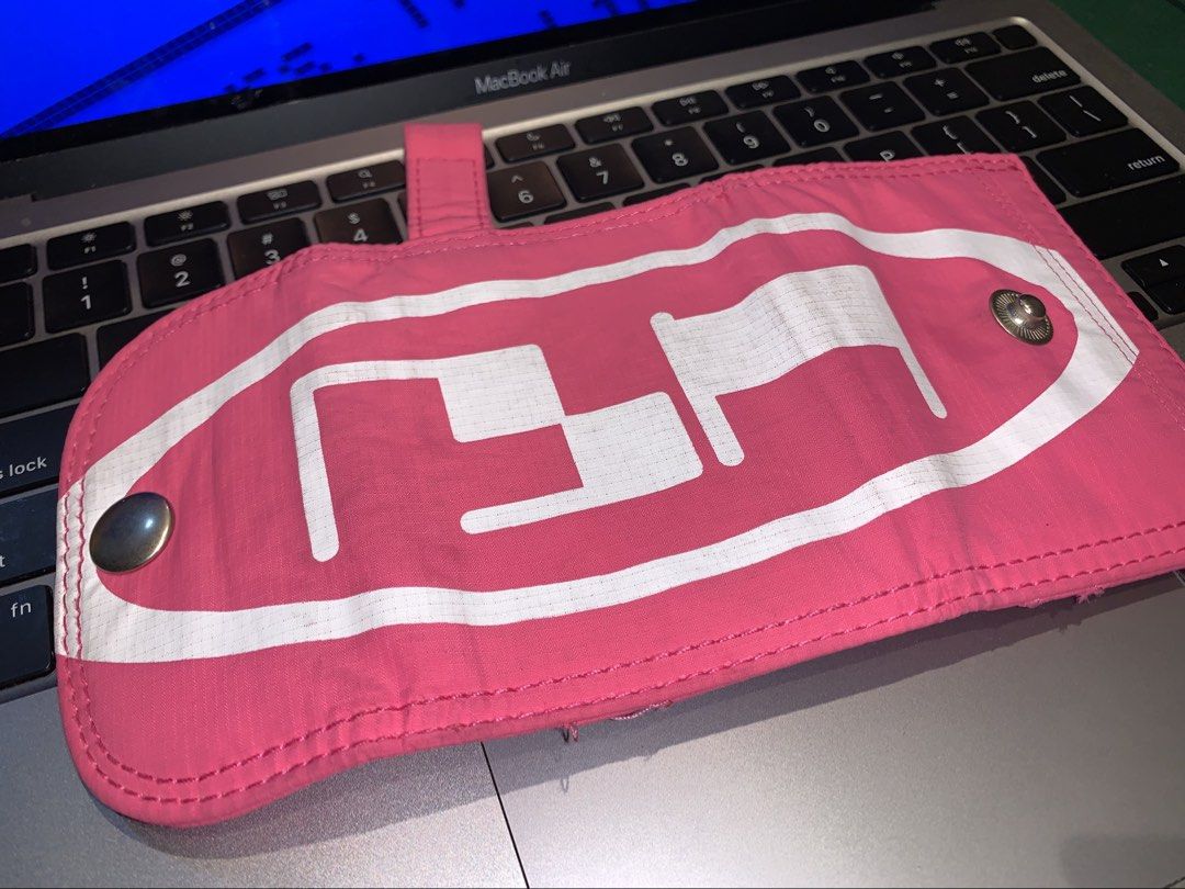 bn card holder (Category: Wallets & Card holders) located in Quezon City. Submitted by shark18 (Listing ID 1465861489, Image 2). Description: - used once or twice - still has packaging - rfs: tambak nalang.