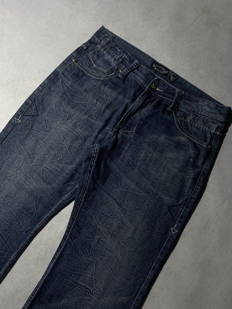 Born in los angelos bootcut Jeans (Category: Jeans) located in Claveria. Submitted by plasticcase__ (Listing ID 1465770912, Image 2). Description: Size 34.