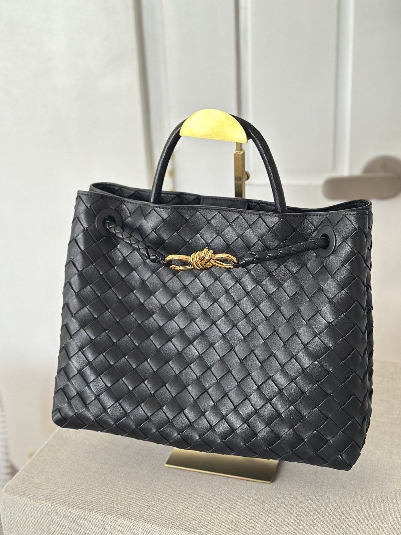 Bottega Veneta Andiamo Medium Black (Category: Luxury Bags & Wallets) located in Binan City. Submitted by ladylacy24 (Listing ID 1465923210, Image 1). Description: pm for details well loved.