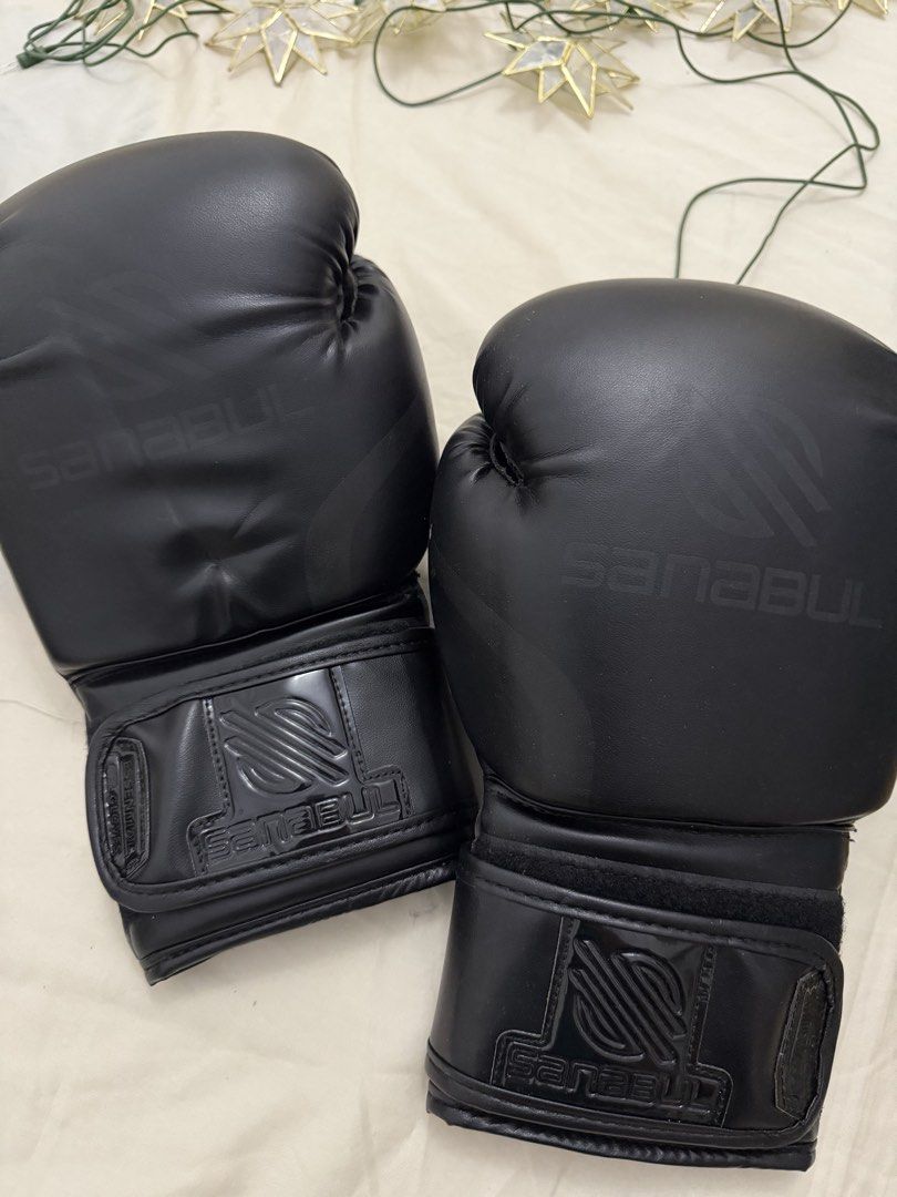 Boxing Gloves 16oz Sanabull (Category: Other Sports Equipment and Supplies) located in Marikina City. Submitted by bg22.23 (Listing ID 1465951820, Image 1). Description: .