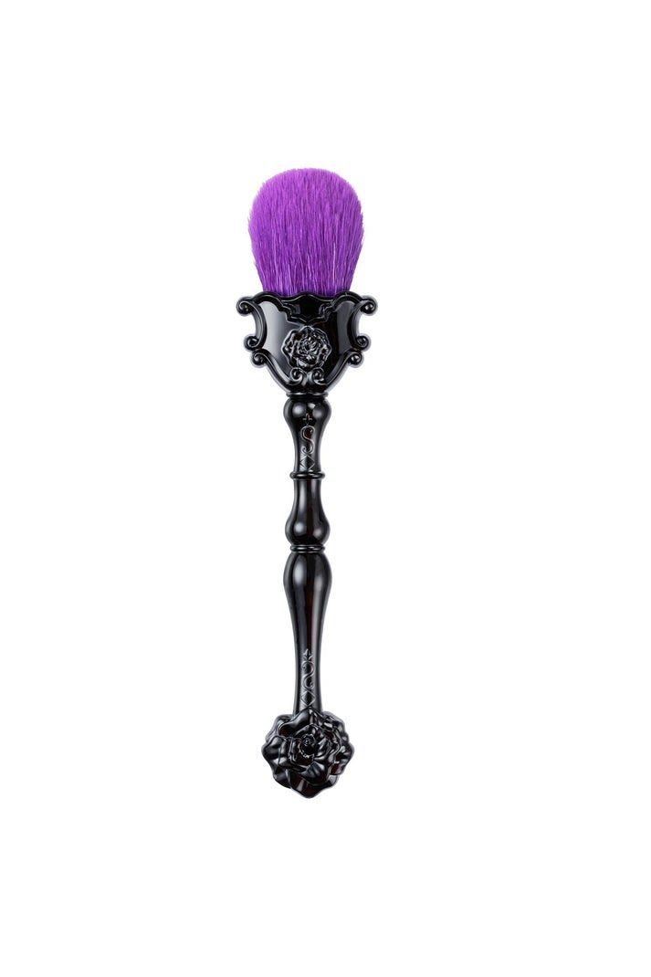 Brand NEW Anna Sui Makeup Vanity Brush (Category: Makeup) located in Paranaque City. Submitted by mythingsmatterph (Listing ID 1465808501, Image 1). Description: Gorgeous Anna Sui powder brush featuring vibrant purple bristles and an ornate glossy black handle with carved rose details. Soft, densely packed bristles make it perfect for daily makeup or a stunning vanity display. #halloween #gift #girls #cosmetics.