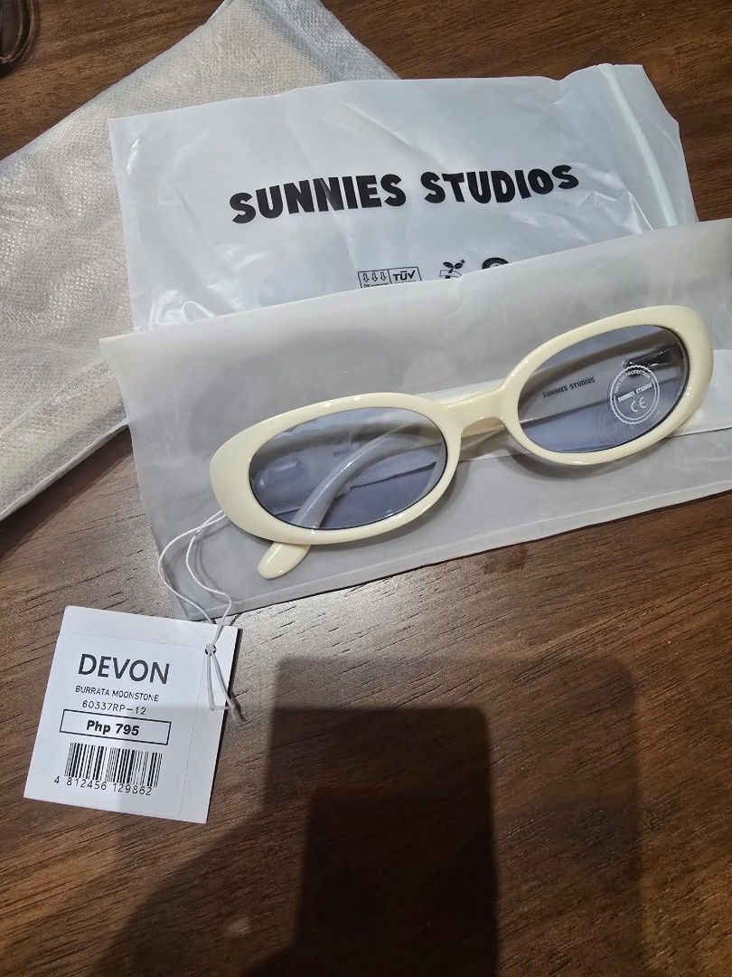 Brand new Sunnies shades Php300 each (Category: Sunglasses & Eyewear) located in Taguig. Submitted by dhescabero (Listing ID 1465763266, Image 1). Description: Brand new Sunnies shades Model Mina - SRP php795 Model Devon - SRP php795 Selling for php300 each Complete with soft case and microfiber cloth Strictly no reservations. Item is only considered sold once fully paid Location Acacia Estates Taguig. Shipping via lalamove or J&T. SF shouldered 