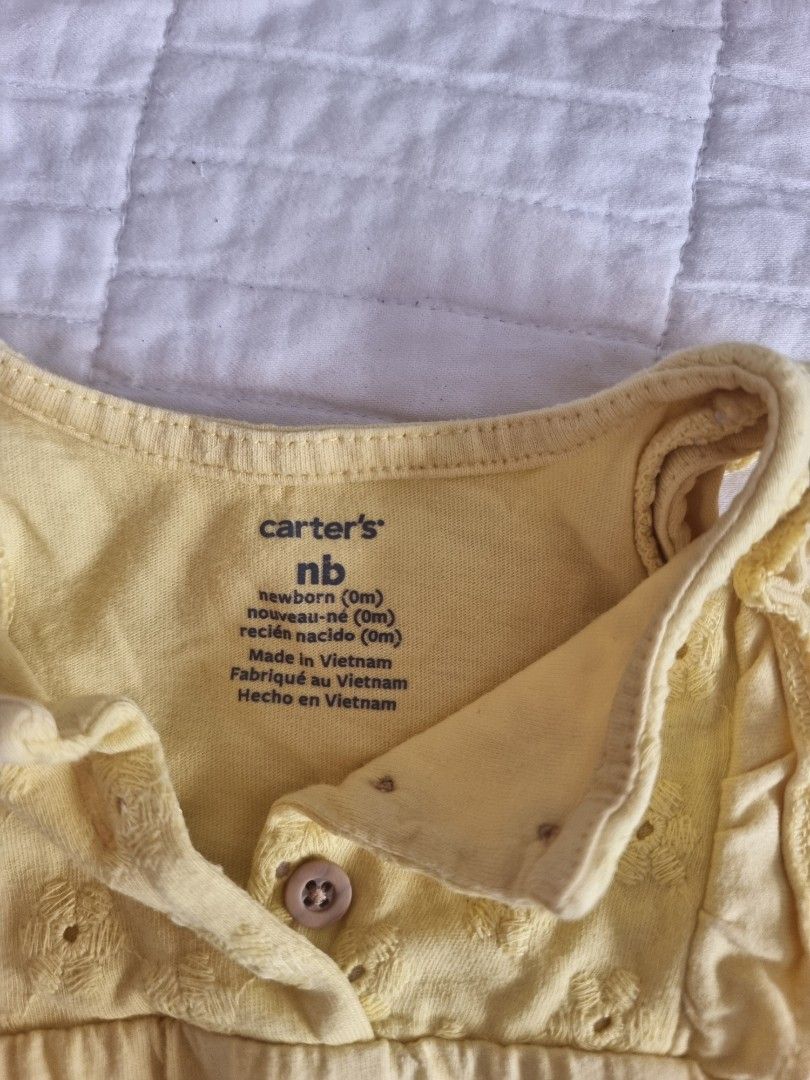 Branded Baby Rompers Bundle (Category: Babies & Kids Fashion) located in Narvacan. Submitted by 2ndchancefinder (Listing ID 1465893471, Image 2). Description: - Set of 2 cute rompers for newborn baby girls - 1 yellow Carter's romper with front buttons and floral embroidery - 1 navy blue Dymples romper with all-over mermaid print (Size 0000) - Made of soft and breathable cotton fabric - Comfortable sleeveless design ideal for everyday wear Major d