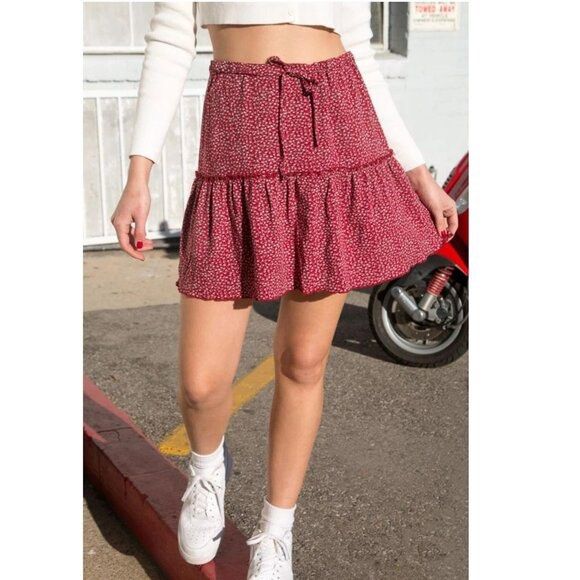 BRANDY MELVILLE - Kenzo Skirt (Category: Skirts) located in Cebu City. Submitted by bnta.bnta (Listing ID 1465868853, Image 2). Description: .