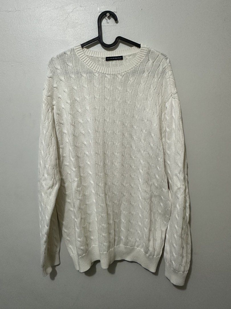 Brandy Melville White Knitted Sweater (Category: Longsleeves) located in Quezon City. Submitted by andyclave (Listing ID 1465841058, Image 1). Description: RFS: decluttering.
