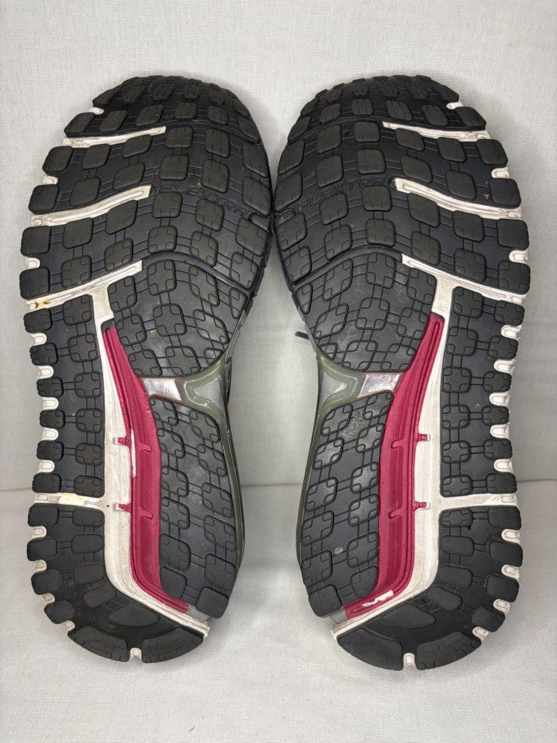 Brooks Ariel 18 (Category: Sneakers) located in Cainta. Submitted by natesar1021822 (Listing ID 1465942611, Image 3). Description: .